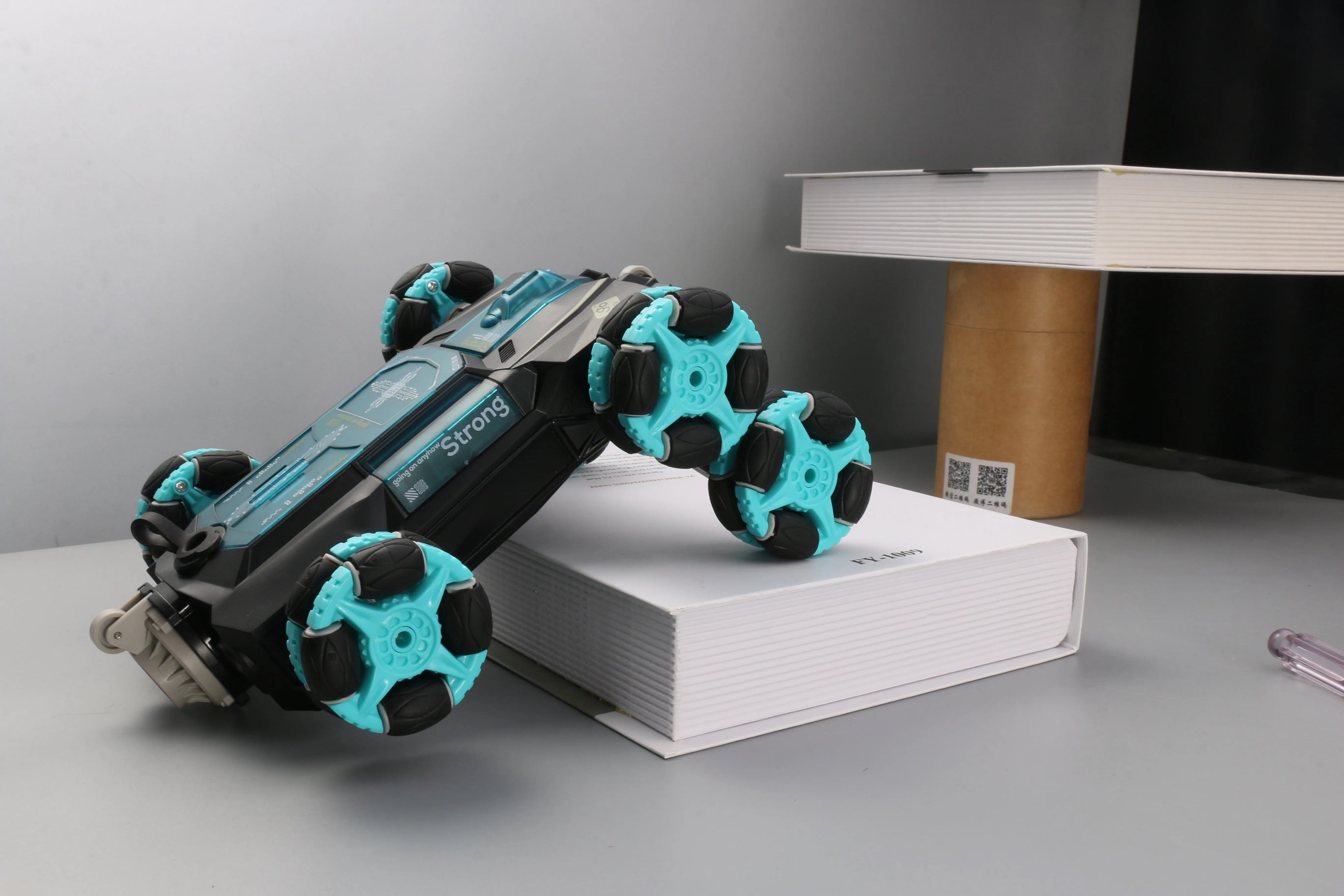 Ultimate All-Terrain Stunt Climbing Car